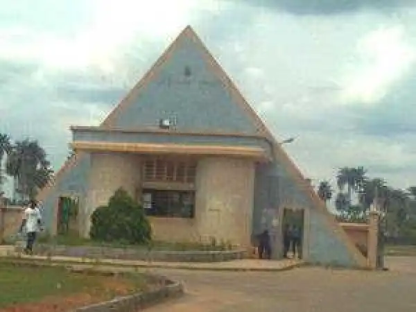 OSU lecturer captured on video begging 400level student for sex